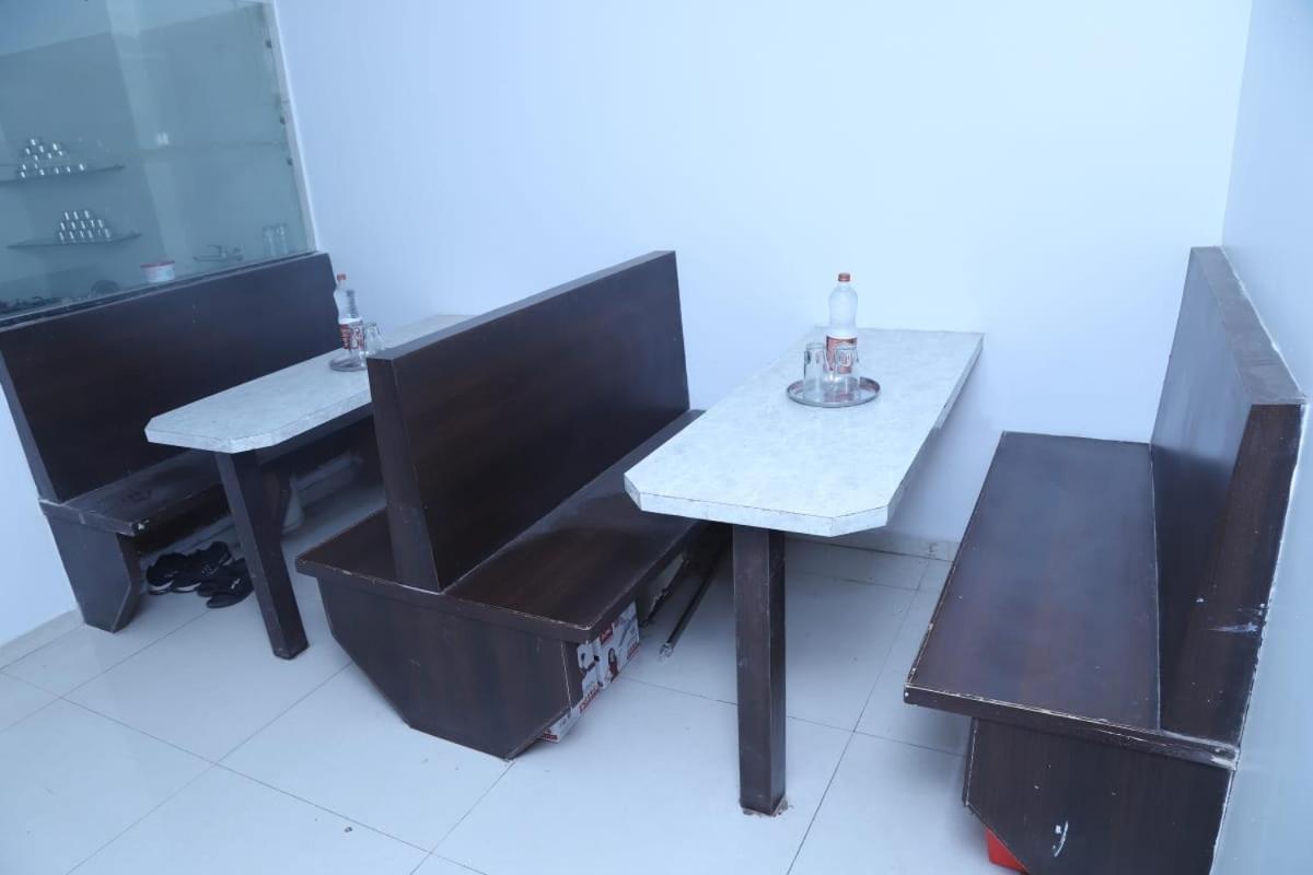 Hotel Kewal Inn Jālgaon Екстериор снимка